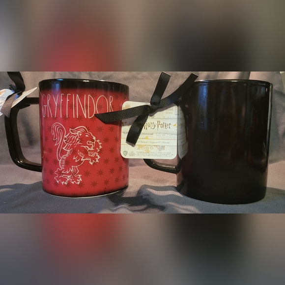 Rae Dunn  Harry Potter Coloring changing Mug Gryffindor House NWT - Picture 2 of 5
